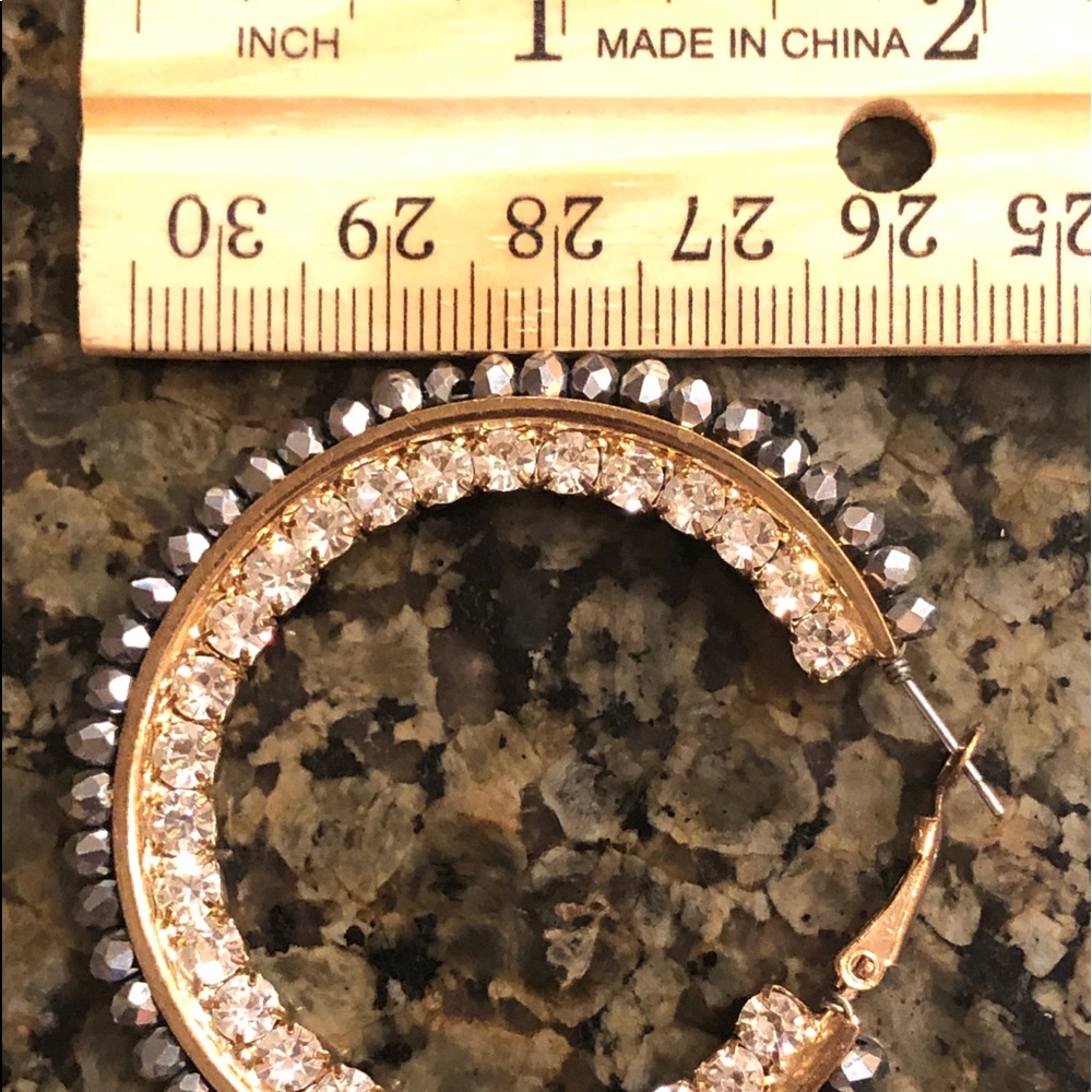 Chico’s Diamond-Cut beaded Round Earrings - Picture 5 of 6